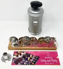 Vintage Mirro Cookie Pastry Press Aluminum, 3 Tips, 15  discs, Booklet