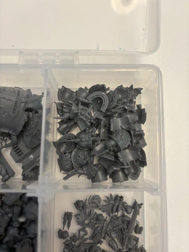 WARHAMMER 40K CHAOS BITS LOT - MOSTLY DEATH GUARD W/ WORLD EATERS & EMP CHILDREN - Image 4 of 4