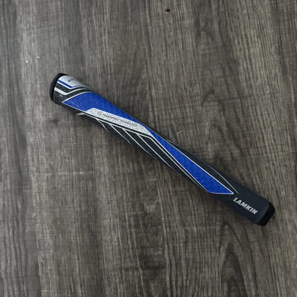 Empuñadura de putter con garra de pistola de polietileno Lamkin Frek Fit - Funciona muy bien para cualquier estilo de agarre Foto 4 de 4