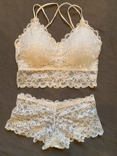 Women’s White Lace Floral Semi-Sheer Wireless Bralette Bra & Hipster Panty Set L