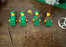 LEGO Castle #6066: Camouflaged Outpost - 90% Complete with 4 Minifigs and Horse