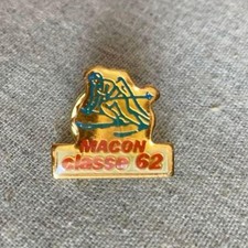 Pin Badge 31613 Skier Ski Vintage-Style Batch /Pre-owned