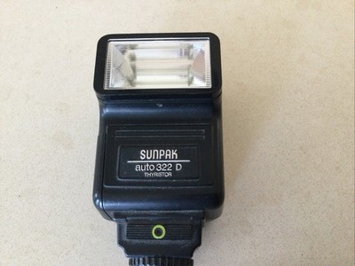 Sunpack Camera Flash. Auto 322D. Thyristor.