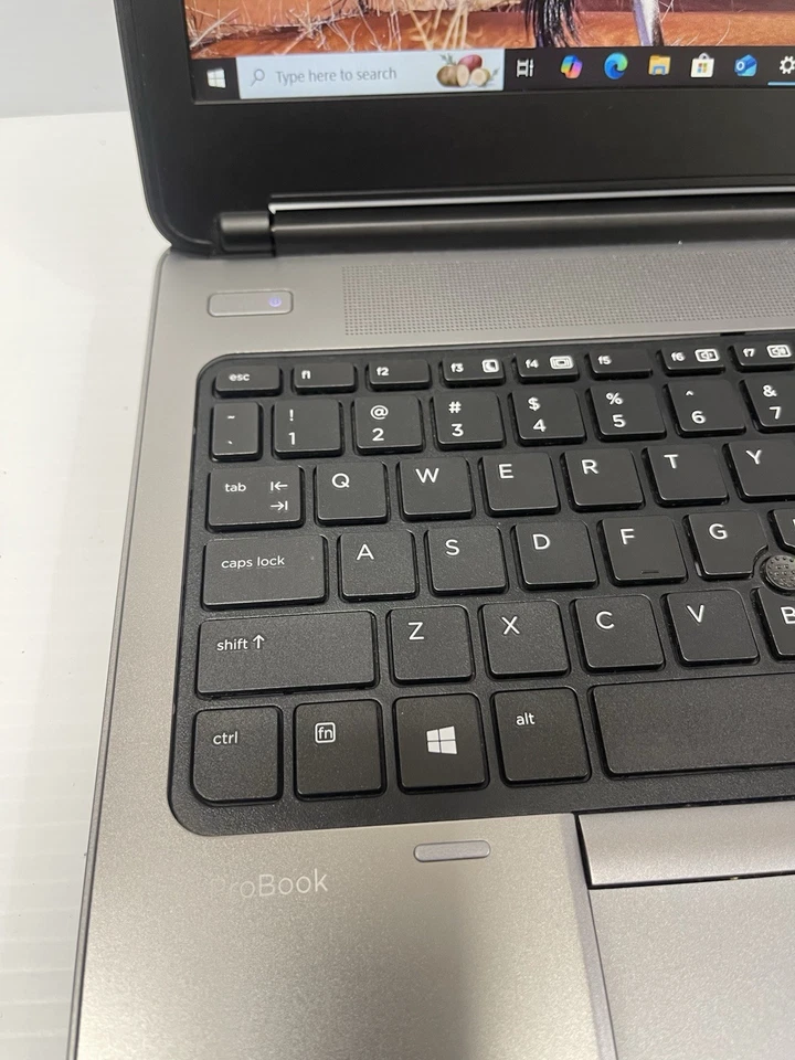 Laptop HP ProBook 650 G1 intel 2.6Ghz i5-4300 16GB Ram 250GB SSD Windows 10 Foto 2 de 4