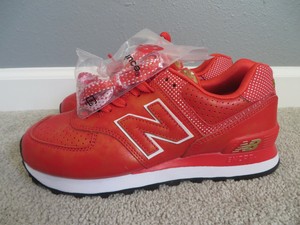 red new balance women's