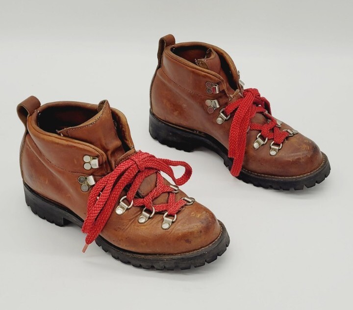 ダナーマウンテントレイル 46490 Vtg Danner 46490 Mountain Light Cascade Leather Hiking Boots