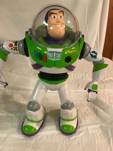 ultimate buzz lightyear