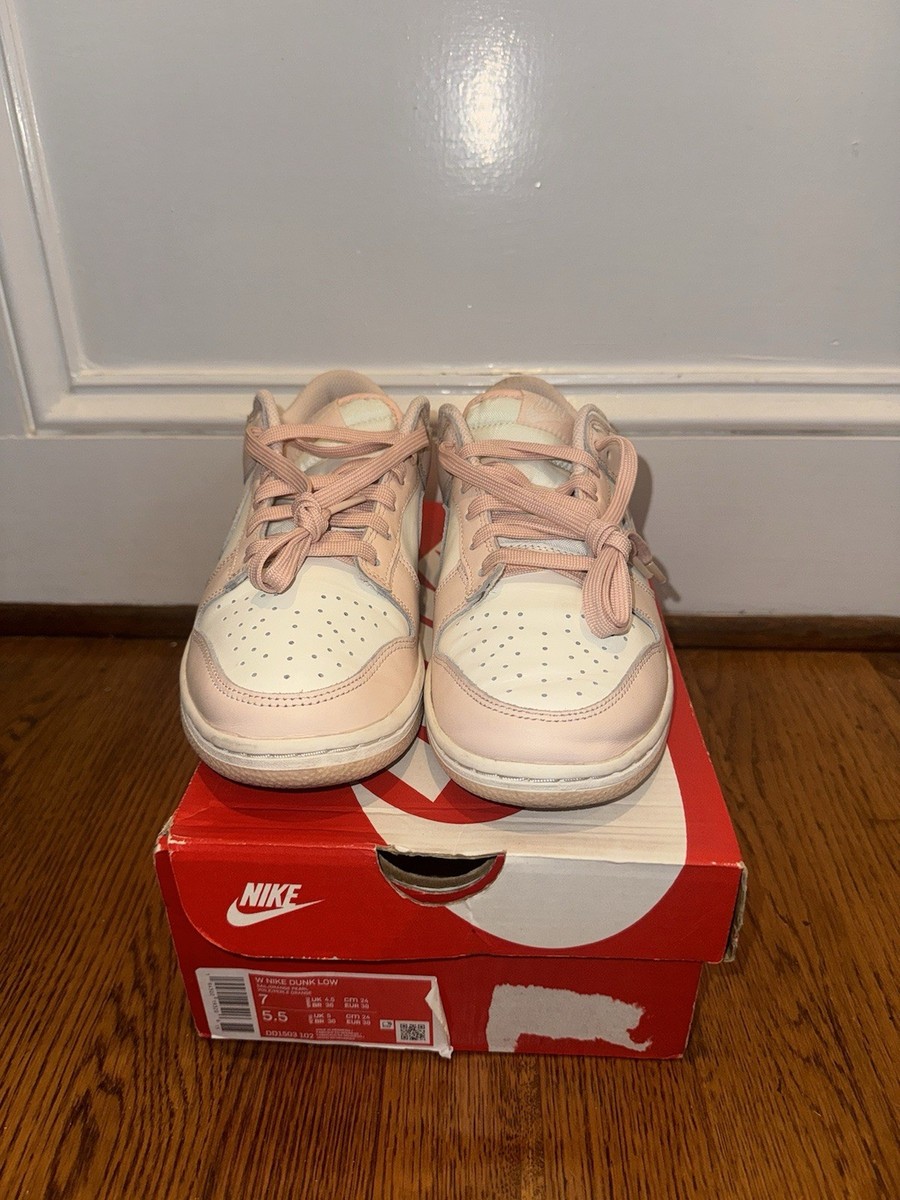 Size 7W Womens Dunk Low Orange Pearl Pre-Owned 100% Authentic