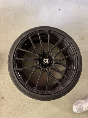 Felgen 20 Zoll P Zero Pirelli Sommer Tesla Model 3 Performance
