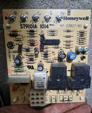 47-22827-03 / ST9101A 1014 Furnace Control Board Rheem / Ruud (Loc: BRE8)