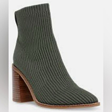 Steve Madden Ribbed Ankle Boot