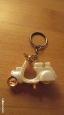 Porte clé vintage scooter style Vespa 5,5cm long/4 haut (sans compter l'attache)
