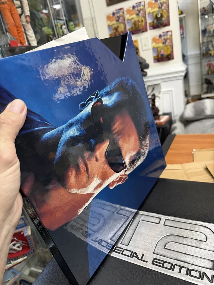 TERMINATOR 2: JUDGMENT DAY-1991 (Special Edition 3-Laser Disc Box Set) W/ Insert - Image 4 of 4