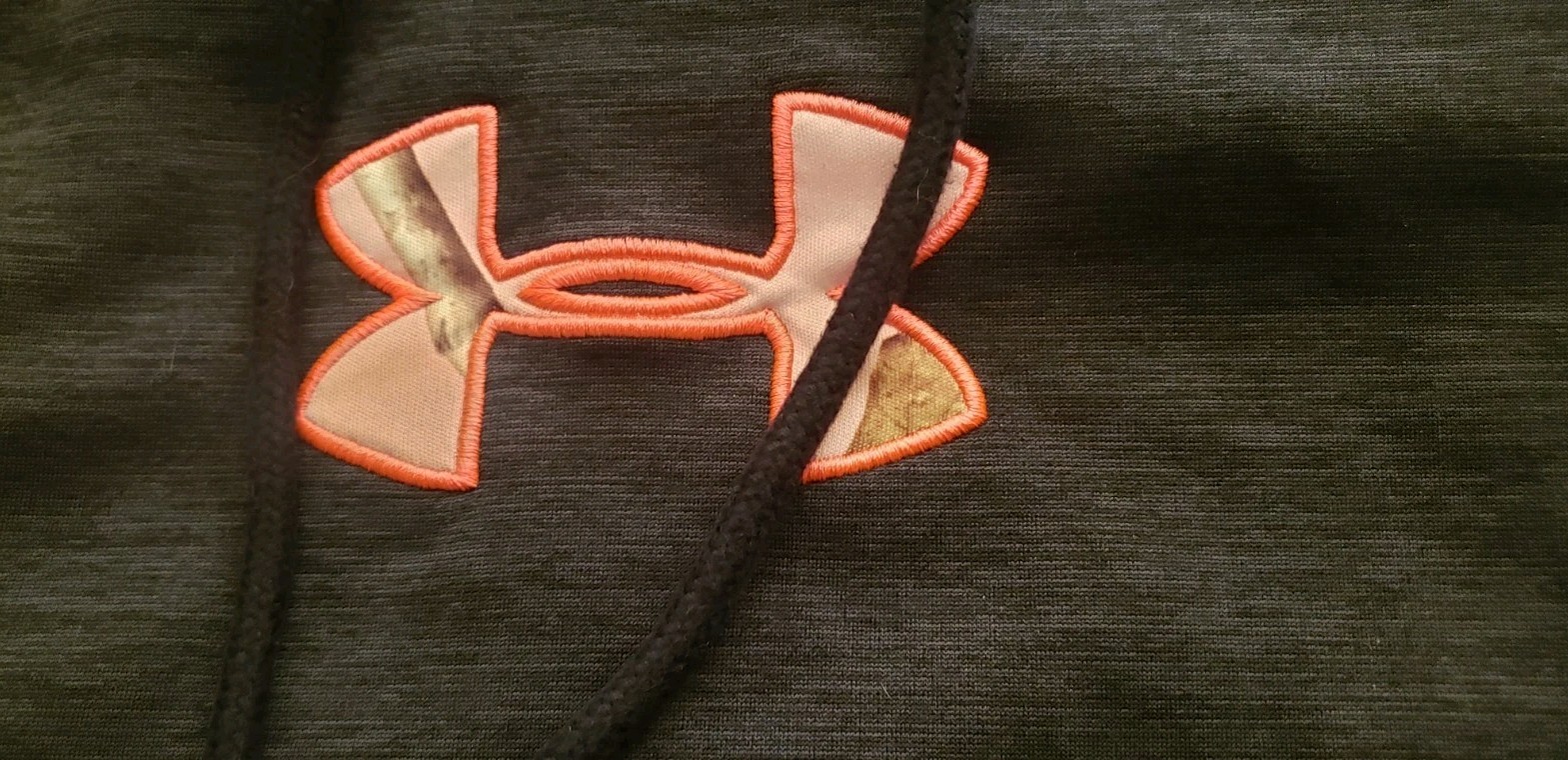 Under Armour Cold Gear Realtree Women's Pink Camo Hoodie. Size: XLG thumbnail 3