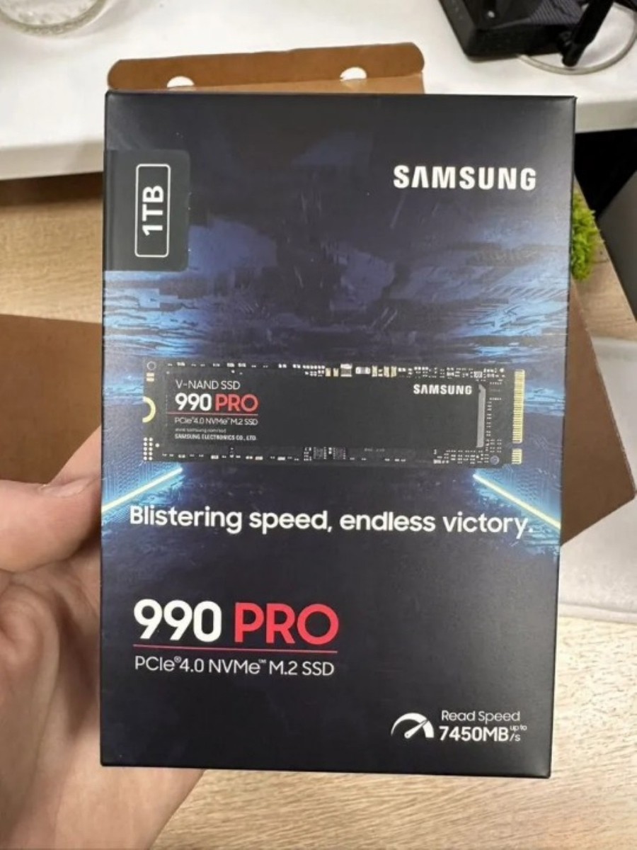 Samsung (MZ-V9P1T0BW) 990 Pro SSD M2 NVMe PCIe 4.0 1TB - Black for