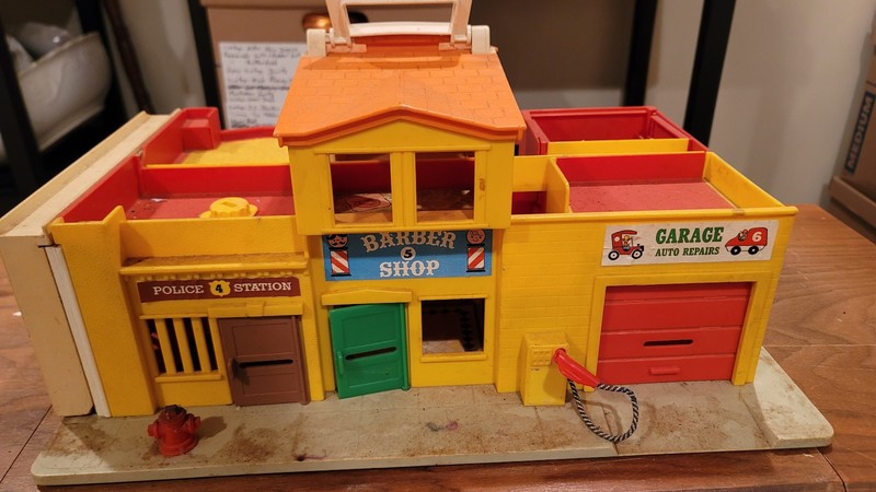 Vintage 1973 Fisher Price Little People Play Family Village Main Street Town