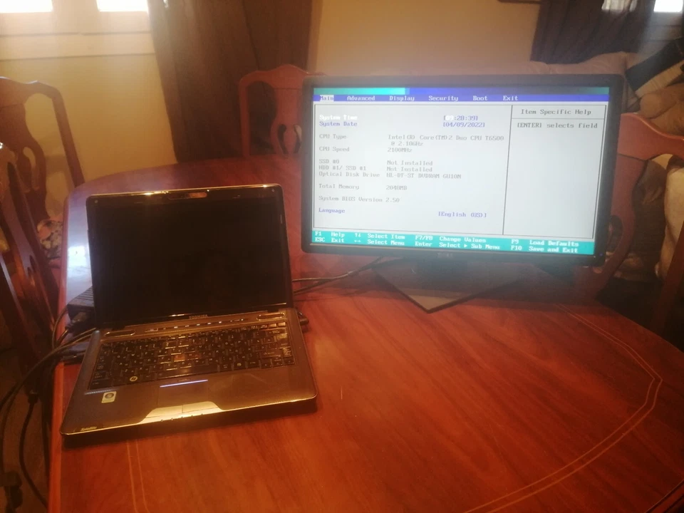 Toshiba U500-10M,Hdmi,Webcam,Wifi,Pant Estallada,Da imagen y funciona,nº5 - Imagen 2 de 4