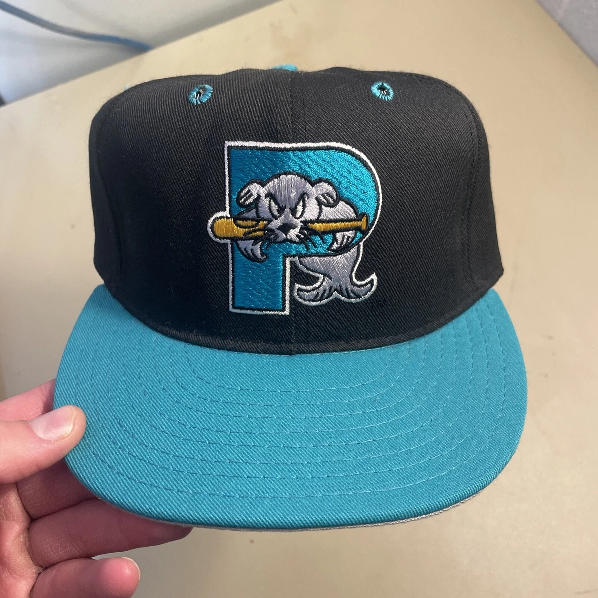 Sea dogs hat top