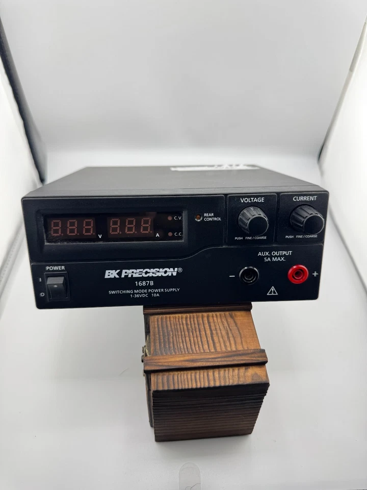 Alimentación de CC B&K Precision 1687B, fuente, salida única, 36 V, 10 A, serie 168xB Foto 3 de 3