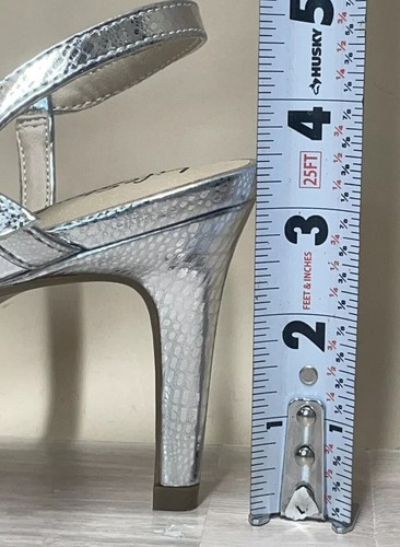 Life Stride Size 7M Fab Flex Miracle Open Toe Metallic Faux Leather Sandal - Picture 8 of 9