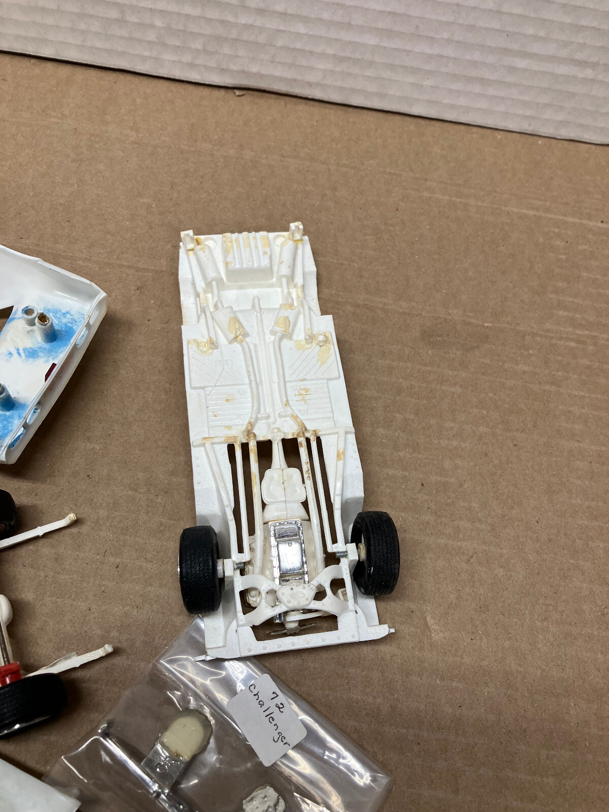 VINTAGE ORIGINAL 1/25 SCALE MPC 1972 DODGE CHALLENGER JUNKYARD PARTS