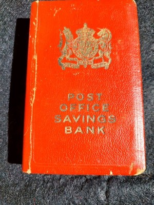 Vintage Post Sparkasse Spardose ohne Schlüssel getragen rot Pearson Page Jewsbury Co