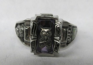 VINTAGE LADIES 1985 GALION HIGH SCHOOL PURPLE STONE CLASS RING Size 6 NR