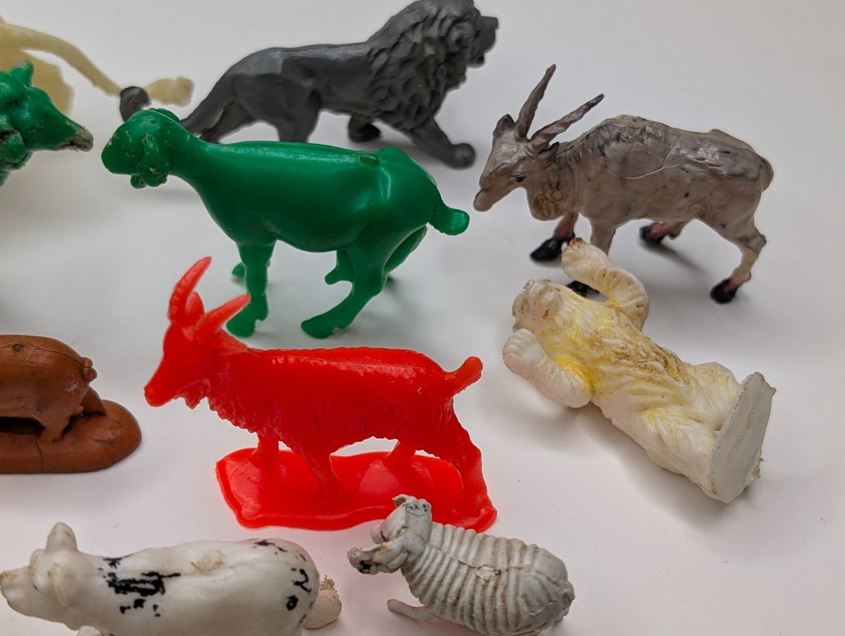 x18 LOT Vtg Plastic Toy Zoo Animals Hong Kong Miniature c1980s