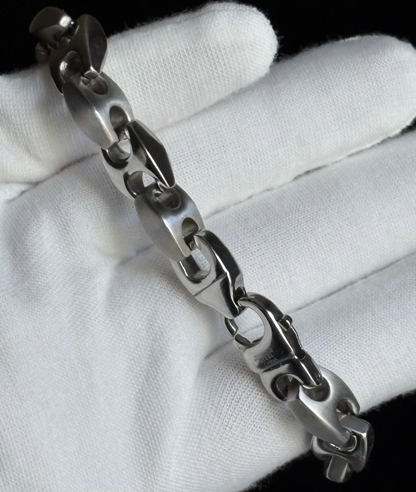 Pulsera Cincel Acero Inoxidable Cepillado y Pulido 8.50 pulgadas Para Hombre 10mm Ancho 53.6g Foto 4 de 4