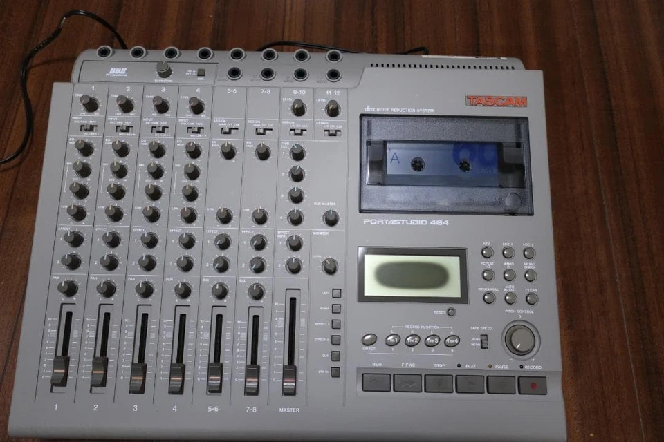 TASCAM PORTASTUDIO 464 Multi-track Recorder - Image 2 of 4