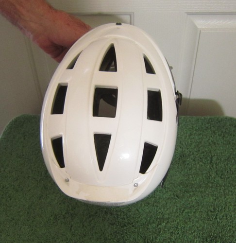 CASCADE LACROSSE HELMET AND CAGE - SIZE YOUTH OSFM MODEL CS-R - Picture 3 of 8