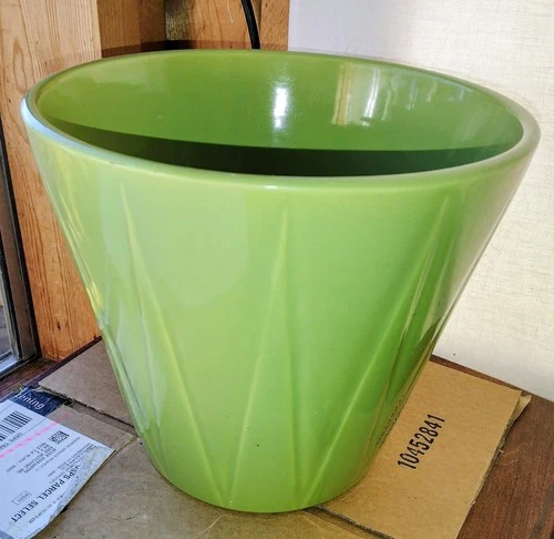 Vintage Bauer Pottery Flower Pot Planter Medium Green  8.5” Mid-Century Atomic