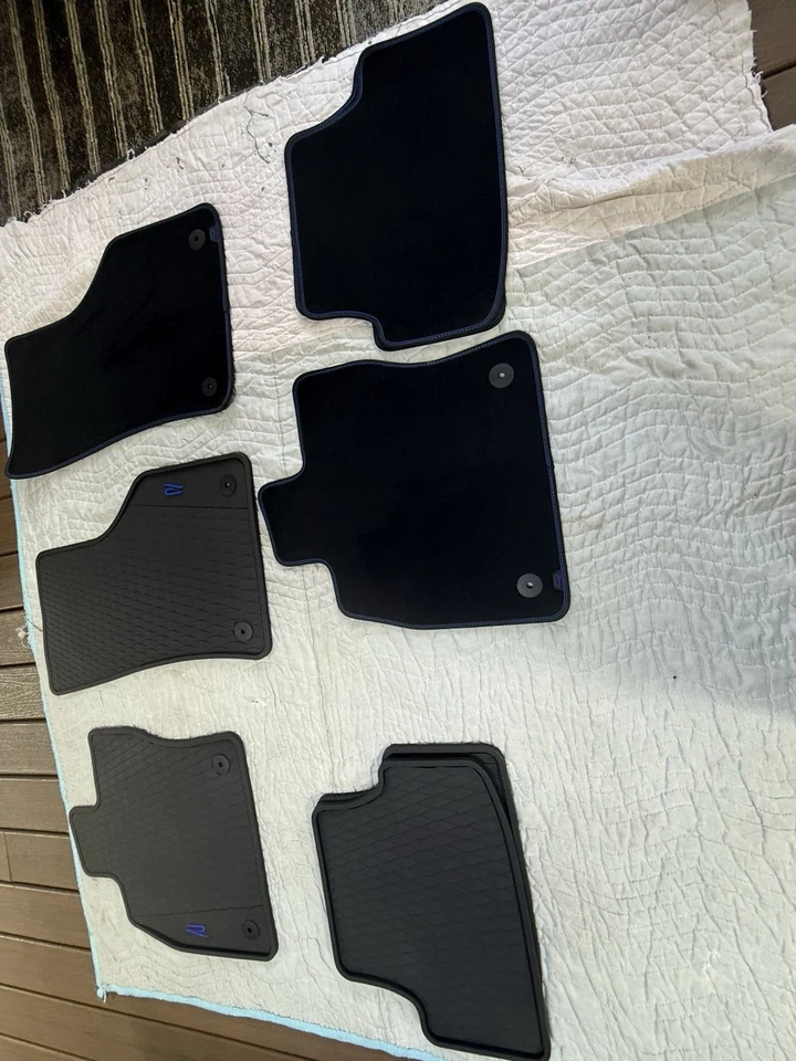 Juego completo de alfombrillas Volkswagen Golf R 2022 2023 2024 OEM para todo tipo de clima/monstruo Foto 3 de 4