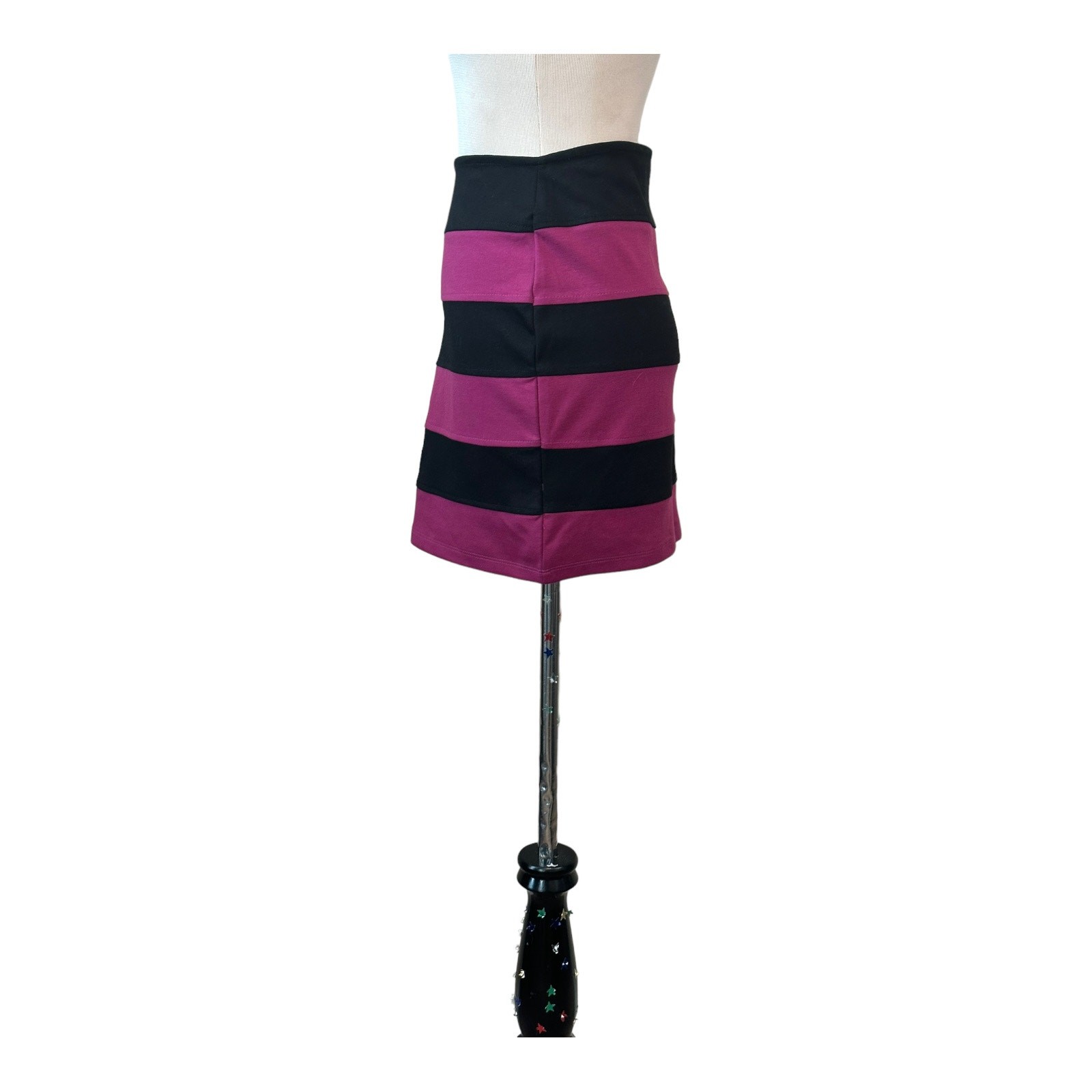 Basic House black pink stripes pull on mini skirt… - image 9