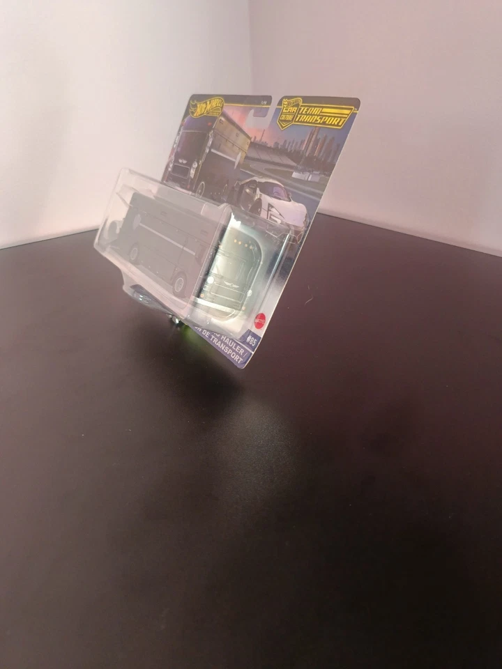 Hot Wheels Premium Team Transport – Lykan Hypersport + Transporter Truck – Car C - Immagine 2 di 3