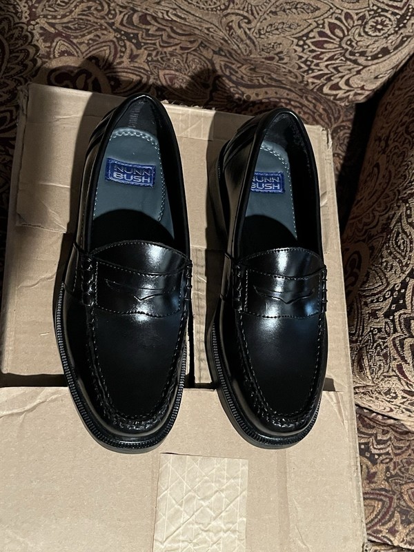 A pair Of Nunn Bush Penny Loafers- Black Size 9M Hardly worn
