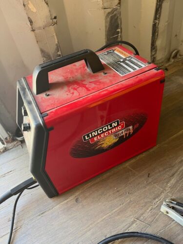 Lincoln Electric Weld-Pak 175 HD ARC Welding Machine - Picture 3 of 4