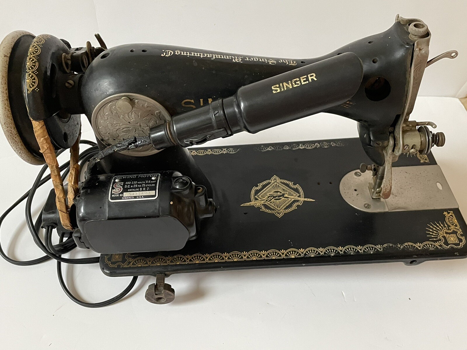 Antique Rare 1935 SINGER Sewing Machine Beautiful Cosmetic Cond