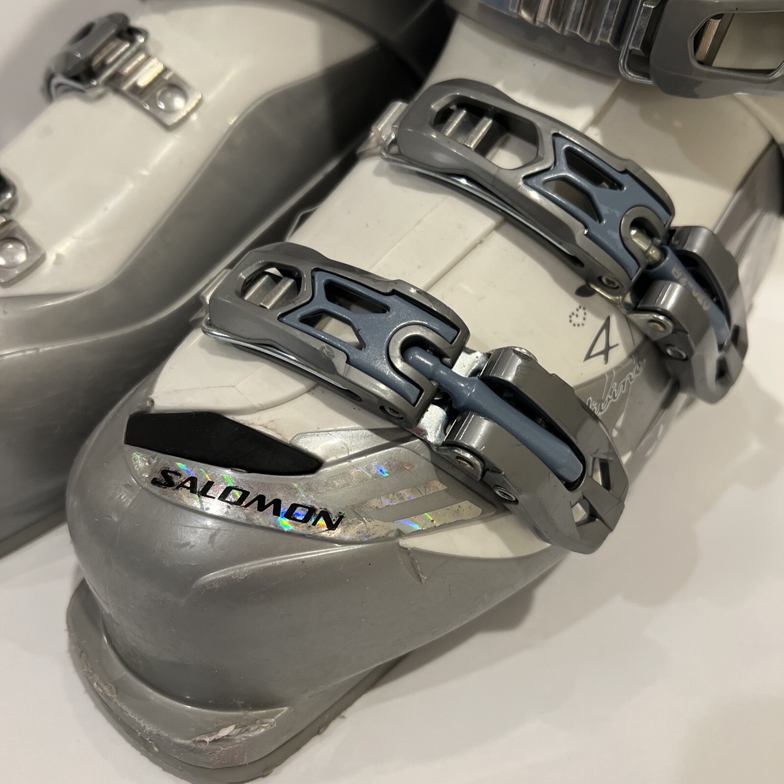 Scarponi da sci donna Salomon Divine 4. Mondo argento bianco taglia 25