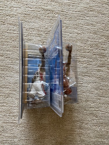 McFarlane NBA '04 PAIR LeBron KING JAMES Red White Cleveland CAVALIERS Series 7 - Imagen 9 de 12