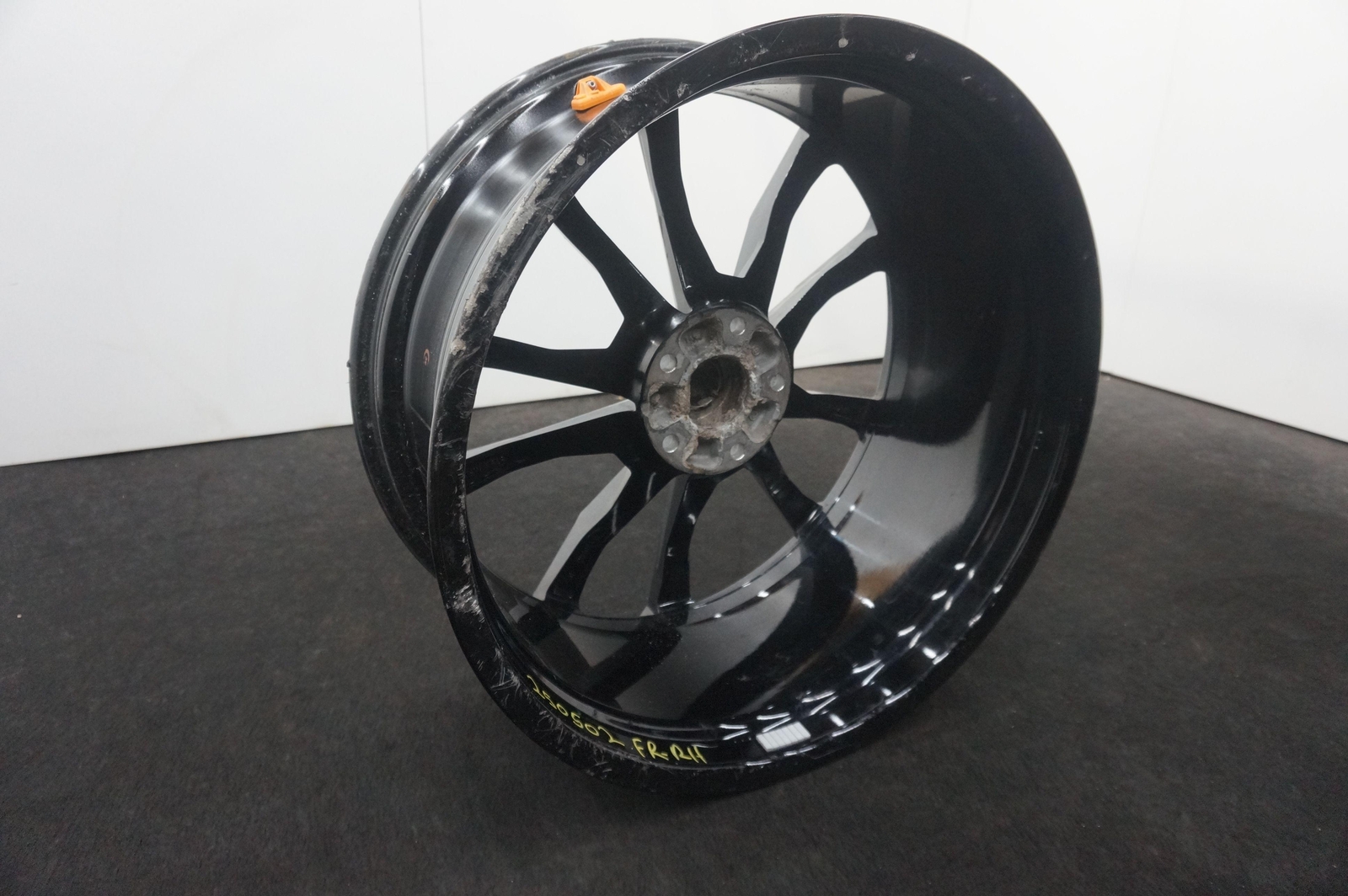 Front 23X10" 10 Spoke 5 Lug Rim OEM 4ML601025AS Lamborghini Urus S 2019-24 *Note