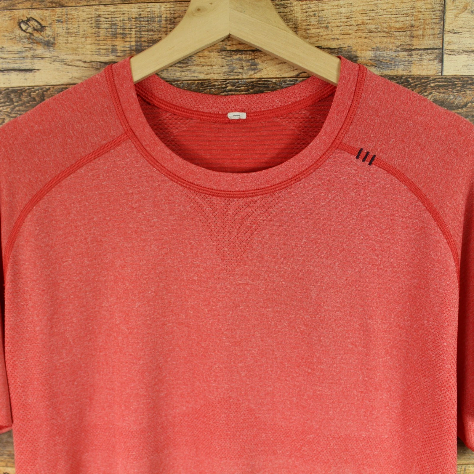 Lululemon Metal Vent Tech T Shirt Size L Mens Crew Neck Short Sleeve Tee orange