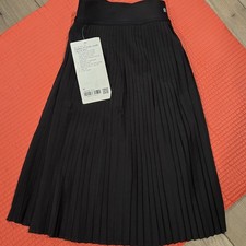 Lululemon Pleated HR Knee-Length Tennis Skirt...