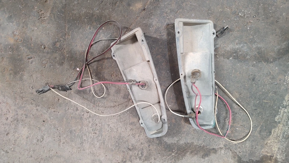 Cucharones de luz trasera Dodge D100 D200 Power Wagon 72 73 74 75 76 77 78 #2 Foto 3 de 3