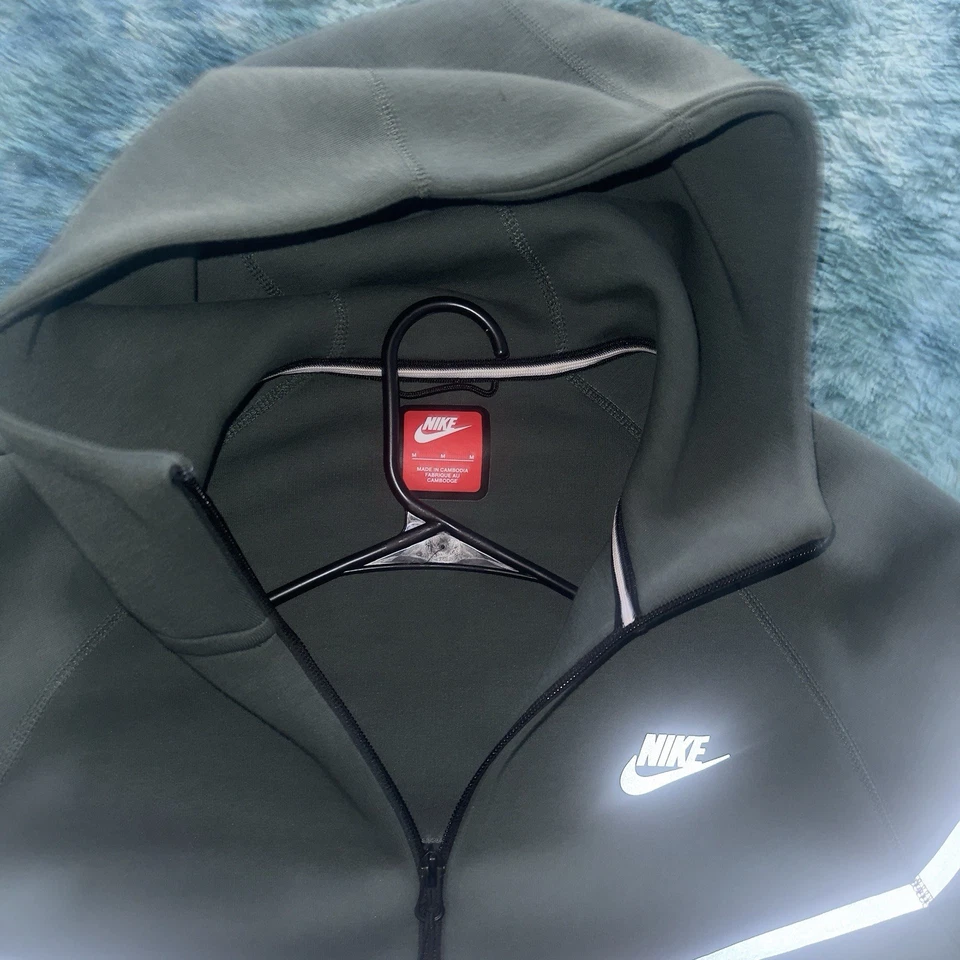 [Talla M] Chaqueta Nike Tech Fleece Reflectante Cremallera Completa De Colección Verde FZ0754-338 Foto 2 de 4