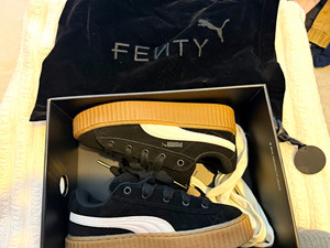 PUMA FENTY Men’s Low Top Lace Up Sneakers Black/White Gum Sole 375187-01