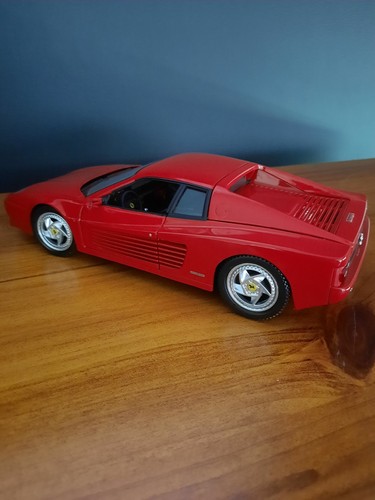 FERRARI F512M TESTAROSSA HOT WHEELS 1/18 .PRICED TO SELL.. - Picture 4 of 12
