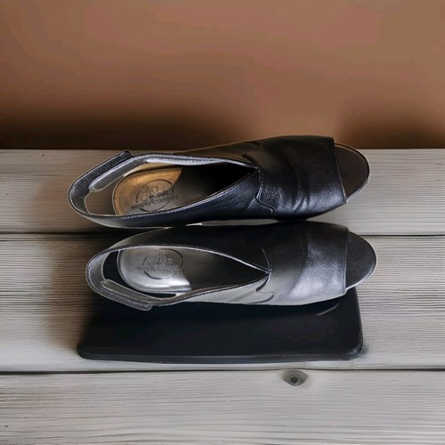 Life Stride Black leather High Heel Sandals Womens Sz 8.5 CM Peep Toe. - Picture 3 of 6