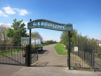 Foto A3 The Greenway in East Ham East Ham\/TQ4283 The Greenway is a foo c2016