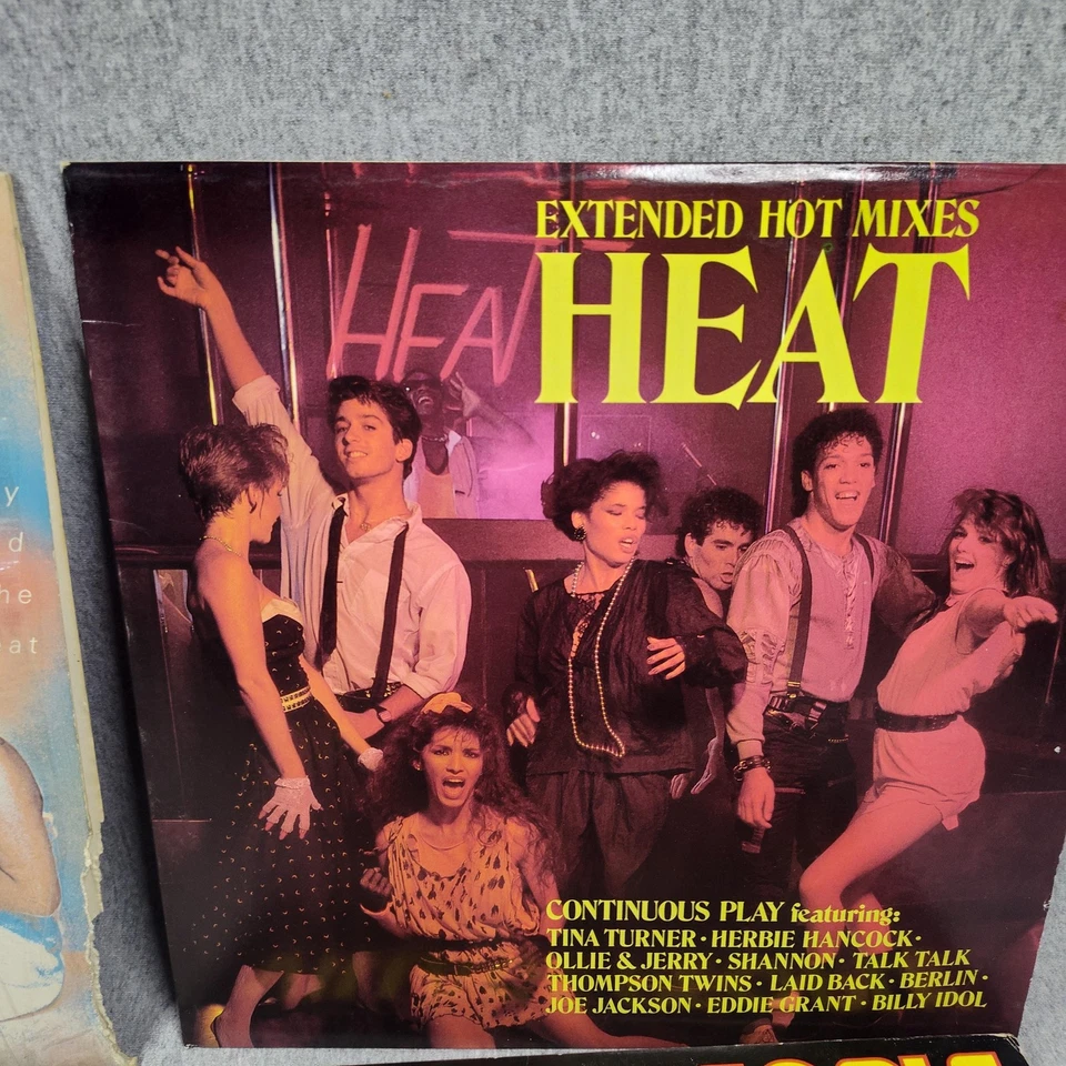 Vintage 80s Vinyl Lot Madonna Go-Go's Duran Duran Village People Heat look read Foto 4 de 4